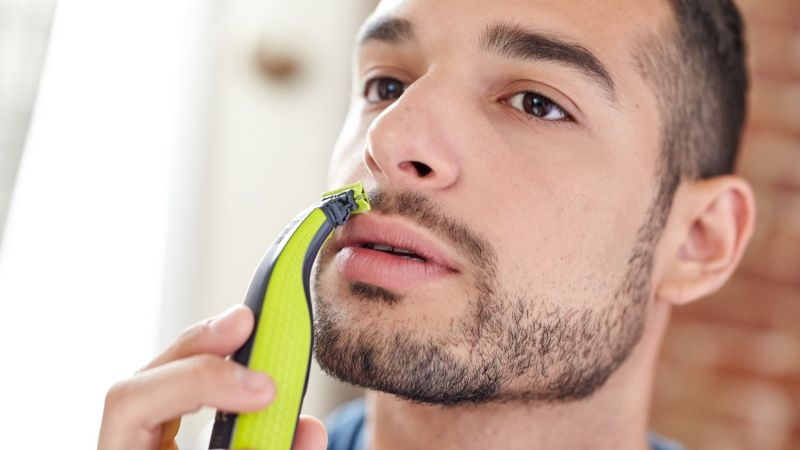 Philips Norelco OneBlade con dos cuchillas extra, $50 tras usar cupón de $10